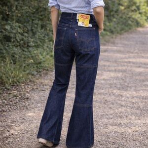 Vintage new desdstock Levi’s Double Knee Bell Bottom Jeans 70s Dark Denim 24 raw
